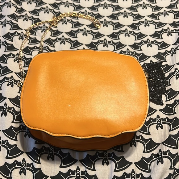 Small Thrifted Pumpkin Purse - Picture 3 of 3